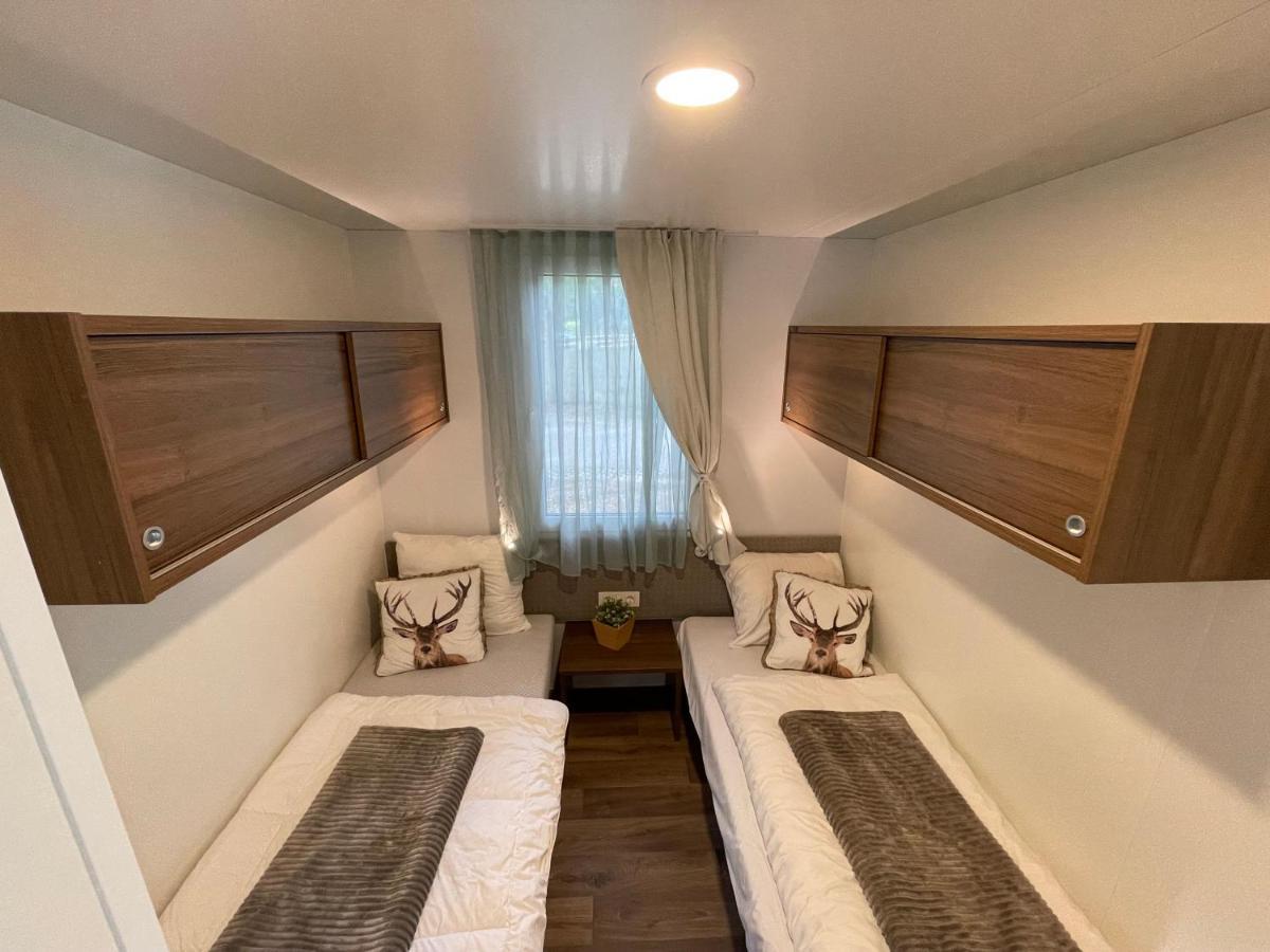 Chalet Het Edelhert Zutendaal Luaran gambar